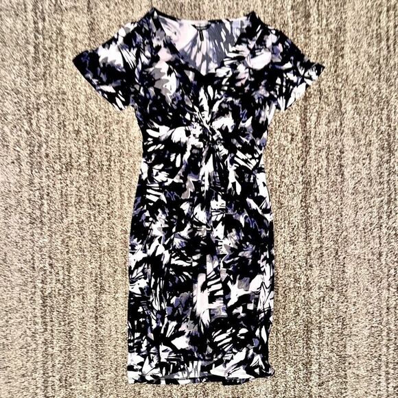 Daisy Fuentes Women's Black Floral Graphic Midi Shirt Dress Size XS - Picture 1 of 10